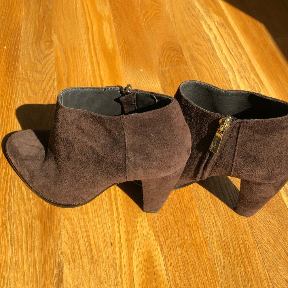 High Heels - Picture 2 of 3